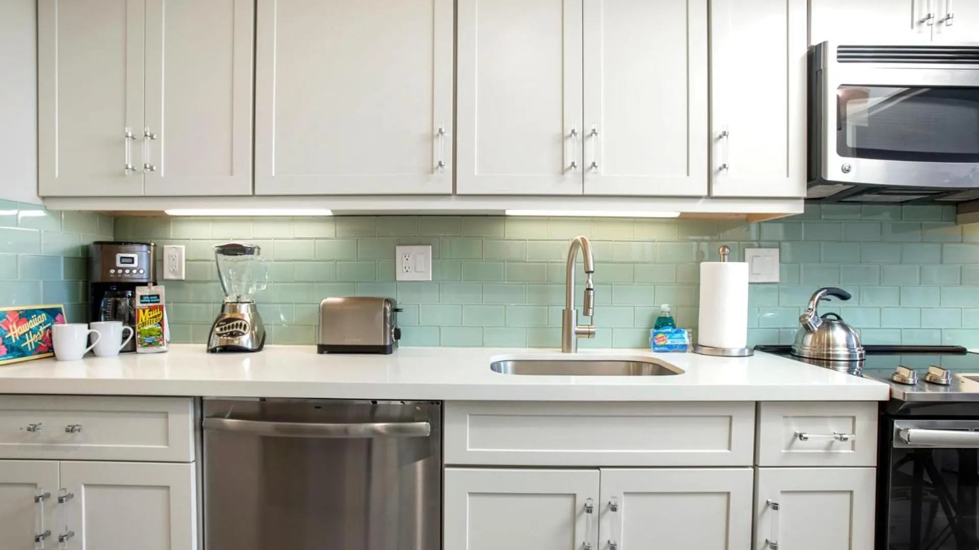 Kbm Resorts Free Car Maui Kaanapali Villas Mkv-Kvb-247 Renovated Studio Near Beach Central Ac 0*,  United States